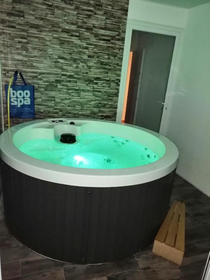 Villa Bord De Mer Avec Piscine Et Jacuzzi ปีเนสตอง ภายนอก รูปภาพ