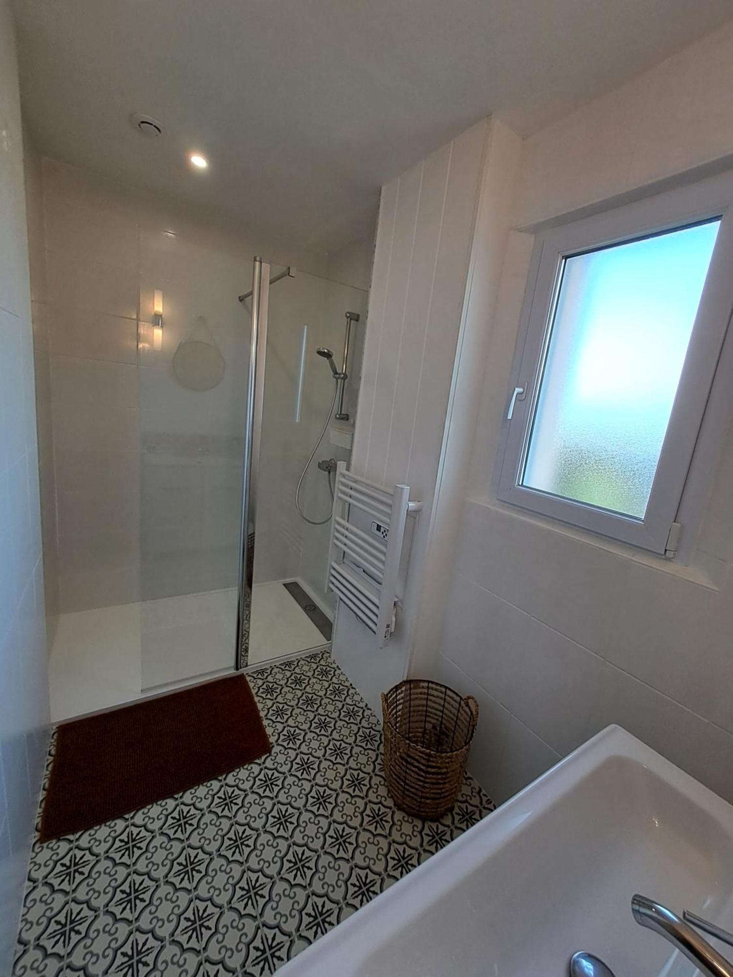 Villa Bord De Mer Avec Piscine Et Jacuzzi ปีเนสตอง ภายนอก รูปภาพ